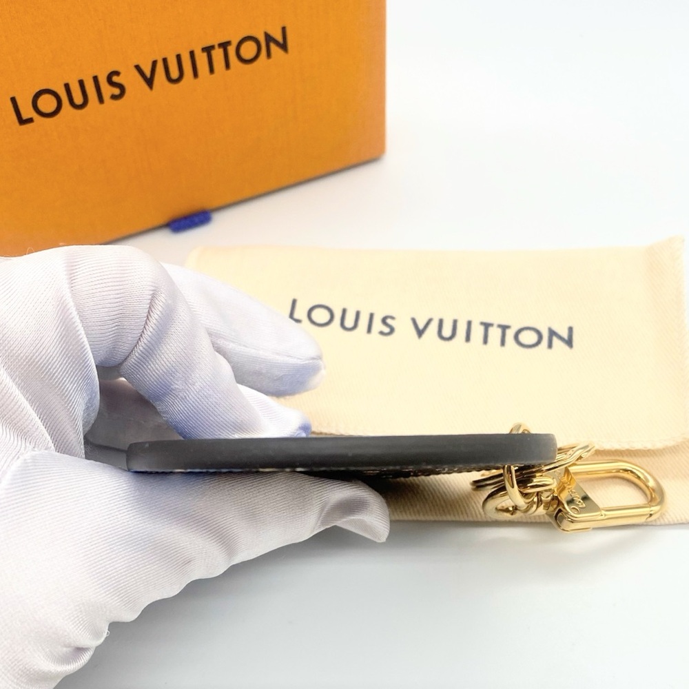 Louis Vuitton
2019 Illustrè Vivienne Venice Bag Charm & Key Holder - Picture 6 of 8